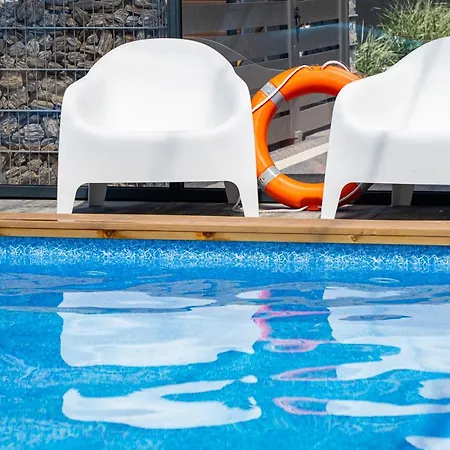 Mistral ホームステイ